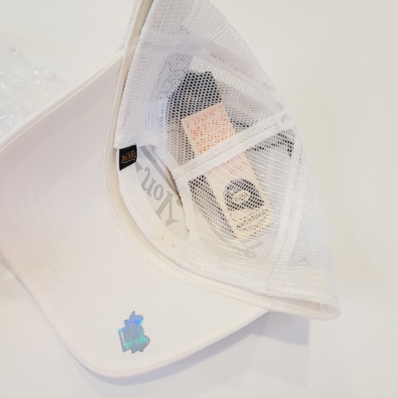 VON DUTCH WHITE RUBBER PATCH LOGO TRUCKER HAT OS Classic Y2K NWT! - Picture 4 of 9